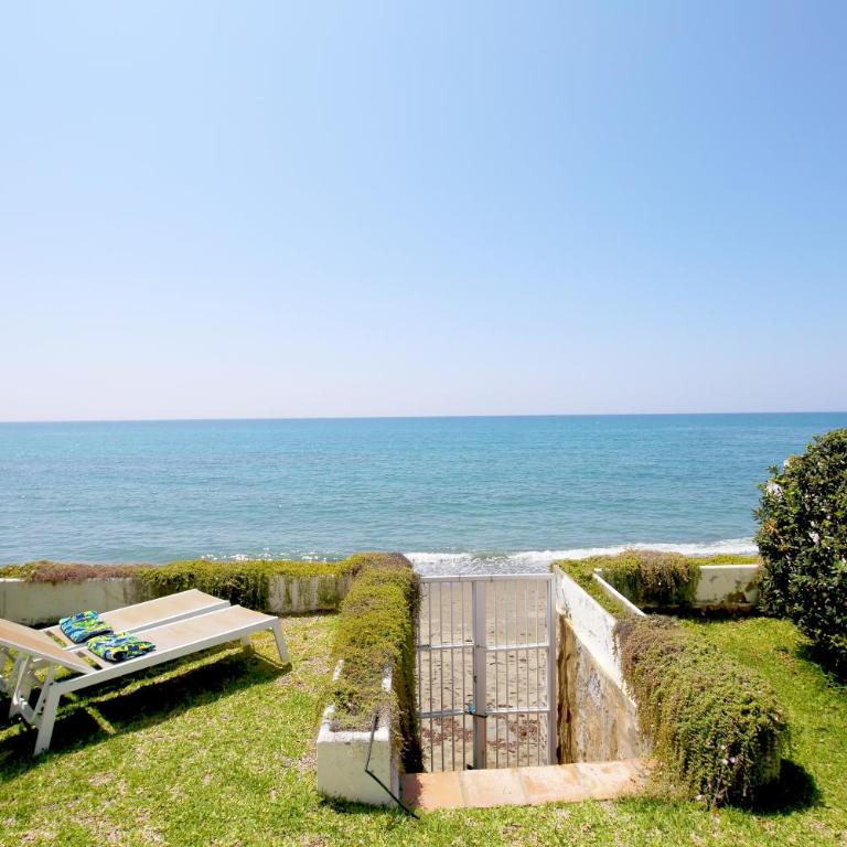 Beach House with Direct Beach Access and community Pool, Estepona - Casa Unifamiliar de 2 dormitorios - 13