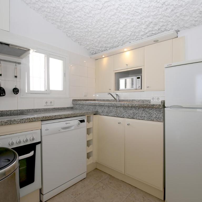 Beach House with Direct Beach Access and community Pool, Estepona - Casa Unifamiliar de 2 dormitorios - 15