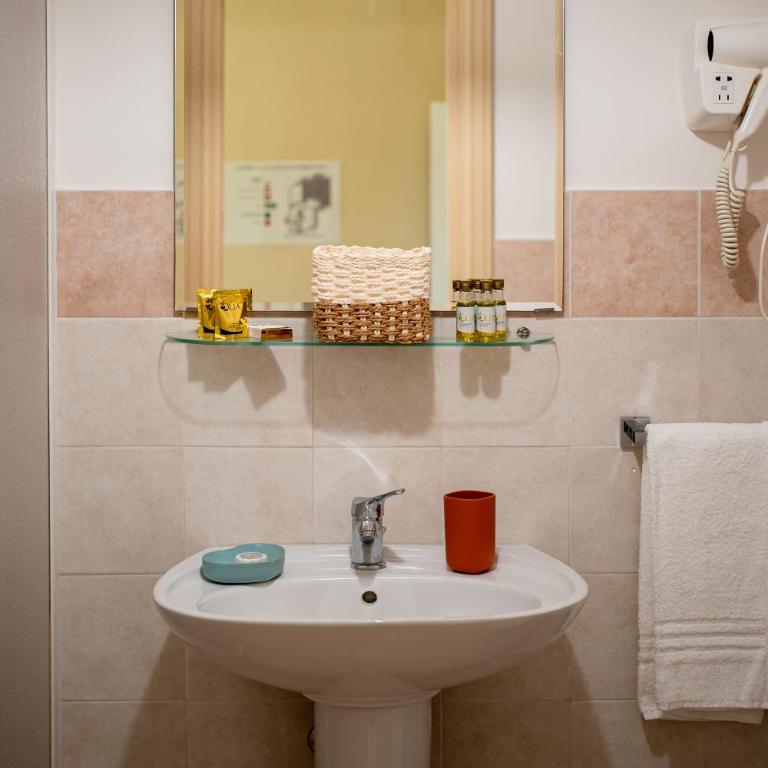 AJ Suite and Breakfast - Camera Matrimoniale con Bagno Privato - 27