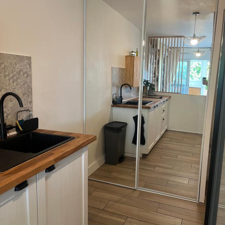 InstantNu - One-Bedroom Apartment - 8