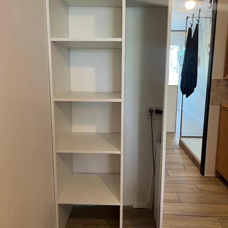 InstantNu - One-Bedroom Apartment - 9