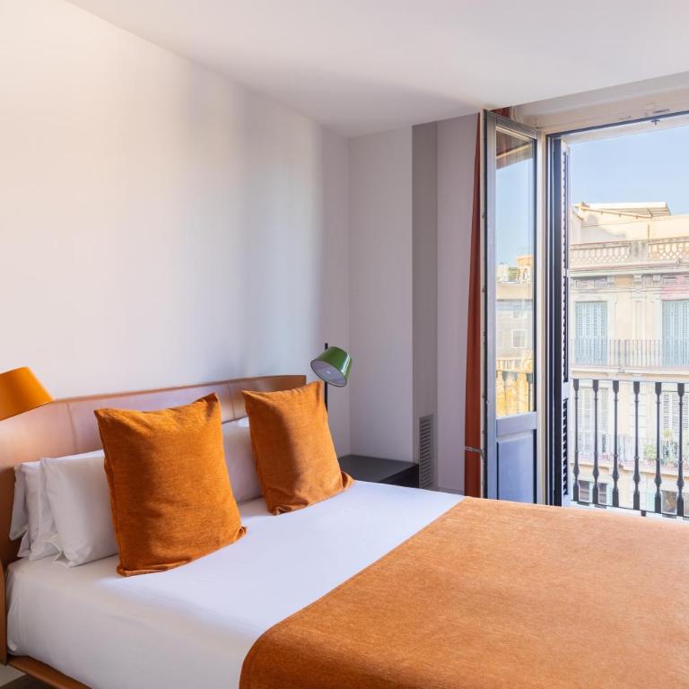 Cosmo Apartments Passeig de Gràcia - Three-Bedroom Apartment (6 Adults) - 1