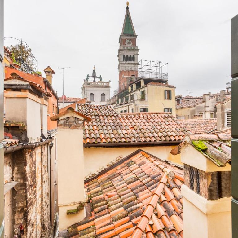 Best Venice Apartments Torre dell'Orologio - Three-Bedroom Apartment - 17