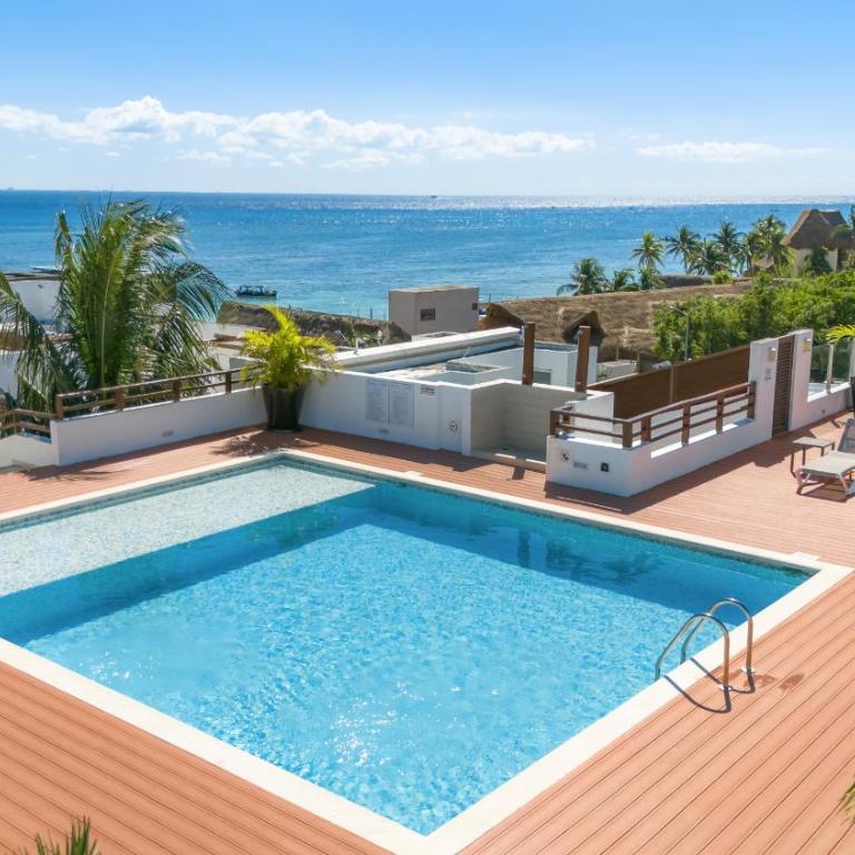 Beachside Condo with 2 BR, Rooftop, Pool - At Casa del Mar, Condo Clara - Two-Bedroom Apartment - 1