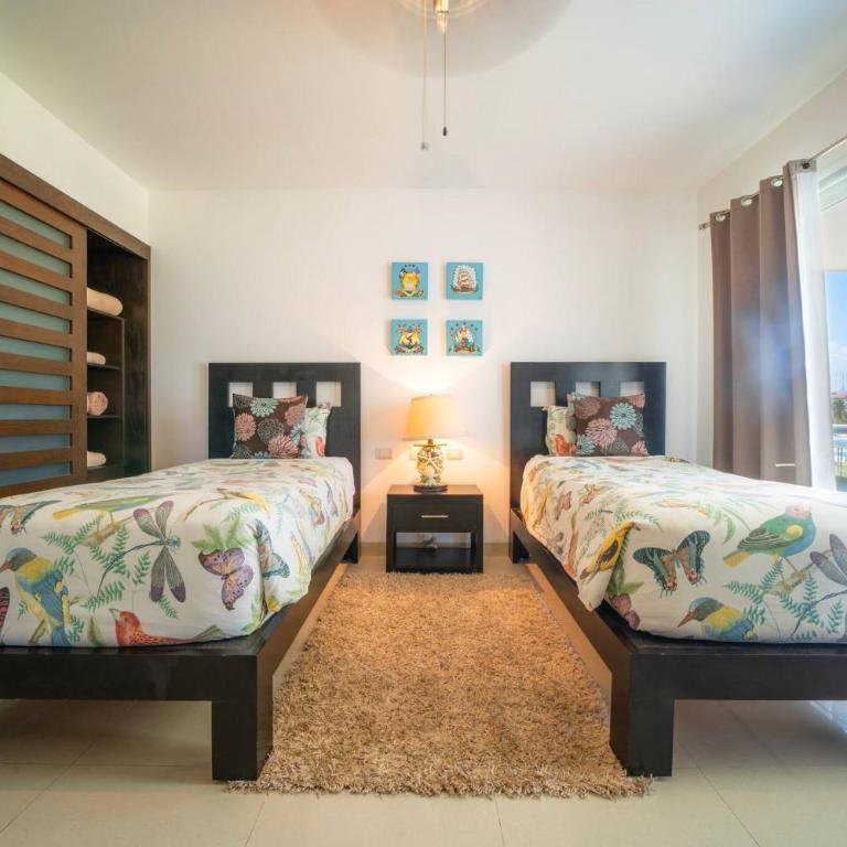 Beachfront Condo with tub, 3 BR & Pool - At Mareazul Condo Corazon - Apartment - 11