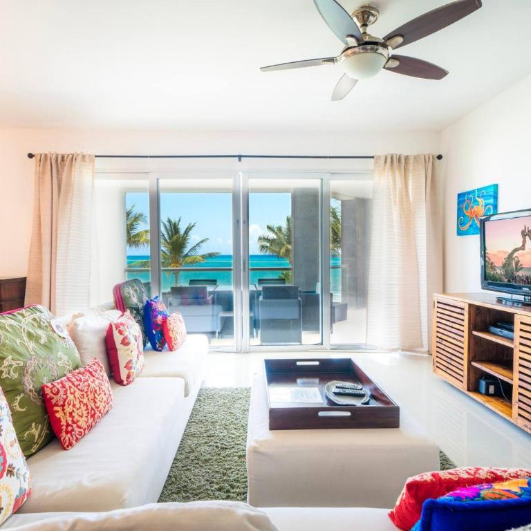 Beachfront Condo with tub, 3 BR & Pool - At Mareazul Condo Corazon - Apartment - 20