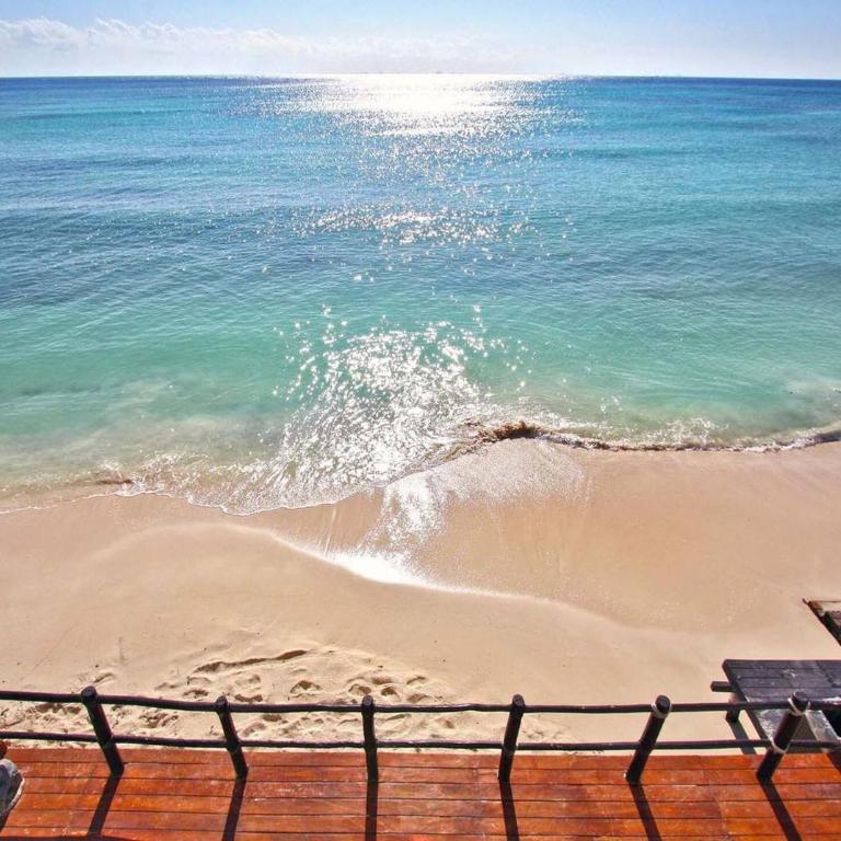 Beachfront Condo with tub, 3 BR & Pool - At Mareazul Condo Corazon - Apartment - 28
