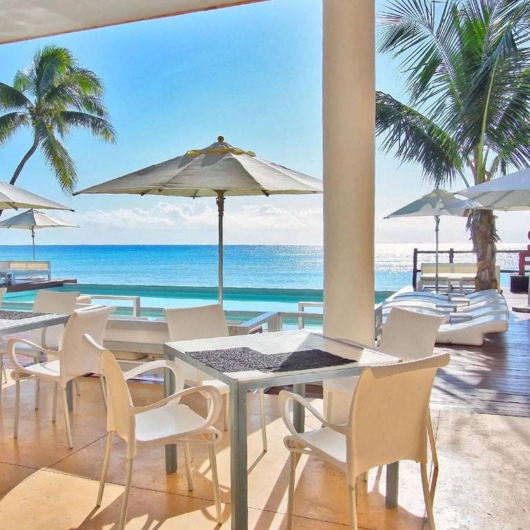 Beachfront Condo with tub, 3 BR & Pool - At Mareazul Condo Corazon - Apartment - 30
