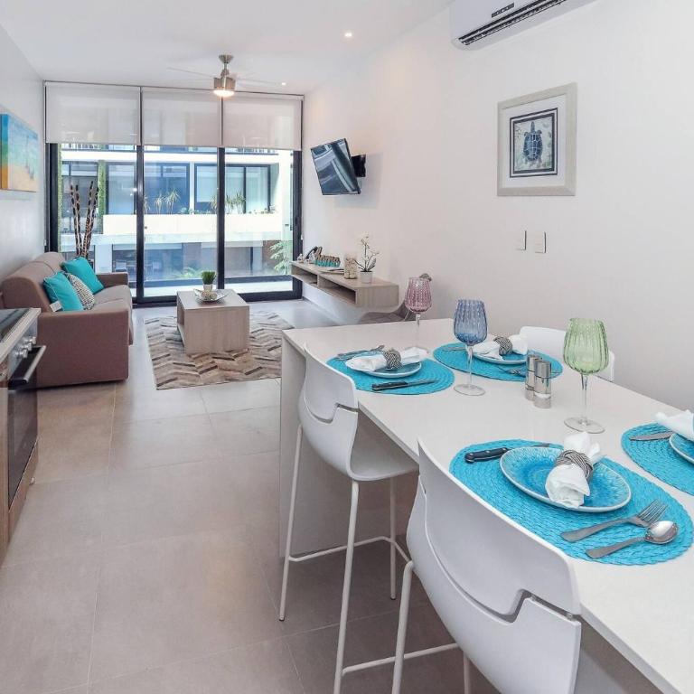 Luxury 1 BR Condo - 2 Pools & Gym - At The City Condos - Descanso - One-Bedroom Apartment - 7