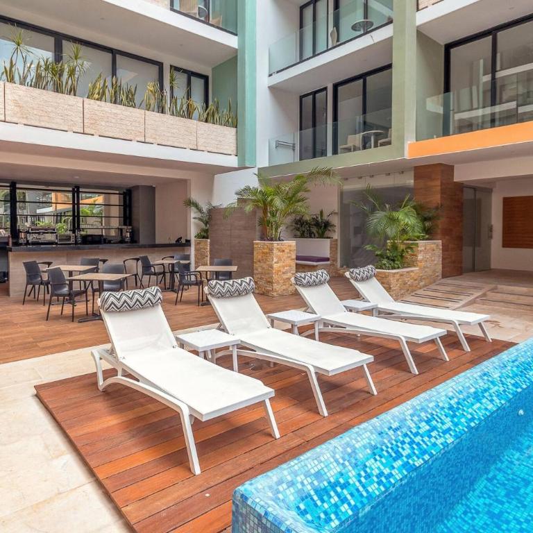 Luxury 1 BR Condo - 2 Pools & Gym - At The City Condos - Descanso - One-Bedroom Apartment - 12