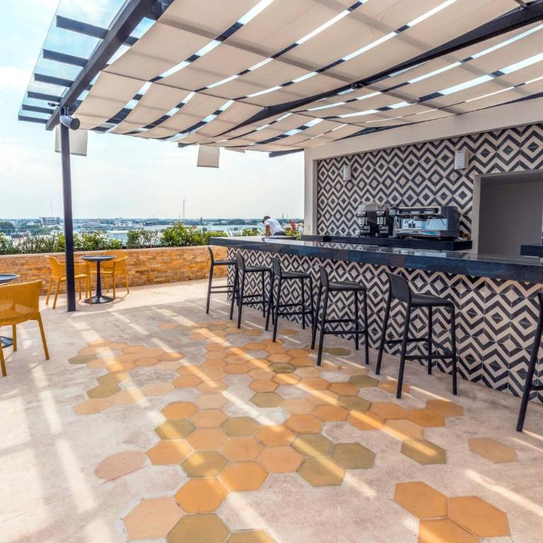 Luxury 1 BR Condo - 2 Pools & Gym - At The City Condos - Descanso - One-Bedroom Apartment - 16