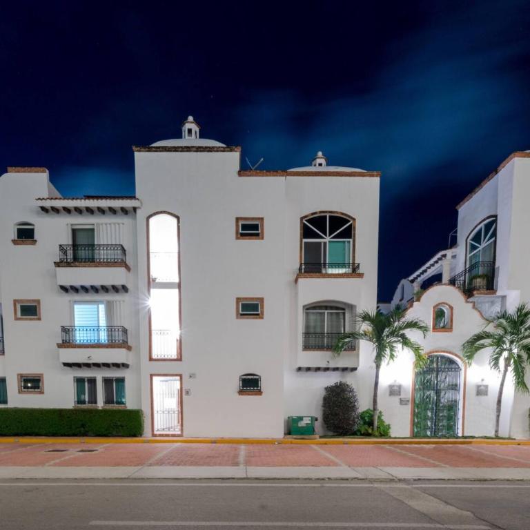 2 bedroom- Tropical Oasis in the Heart of Playa del Carmen - At Gaviotas - Two-Bedroom Apartment - 24