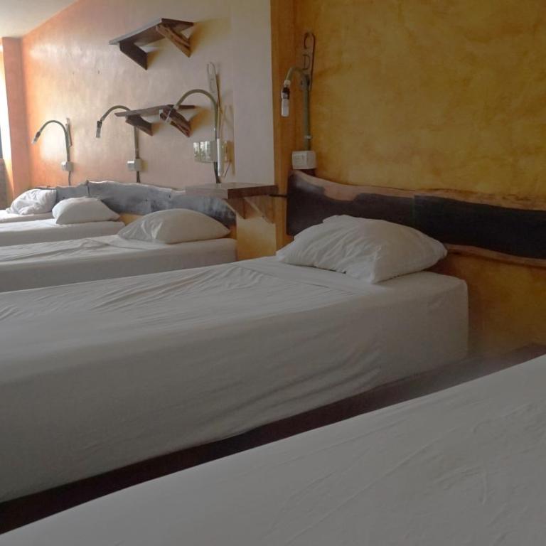 Madre Tierra Hostal - Cama en habitación compartida mixta de 6 camas - 7