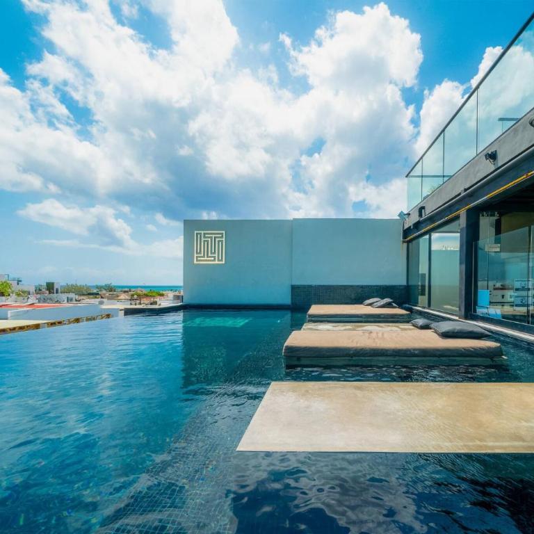 1 BR Condo with Rooftop Pool & Bar - At IT Residences - Condo Iris - One-Bedroom Apartment - 1