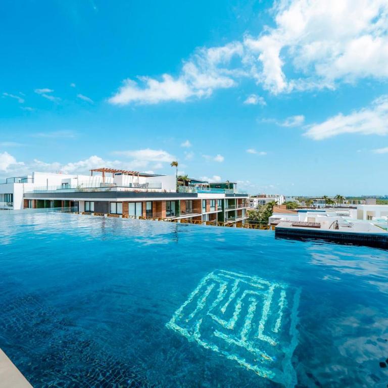 1 BR Condo with Rooftop Pool & Bar - At IT Residences - Condo Iris - One-Bedroom Apartment - 13
