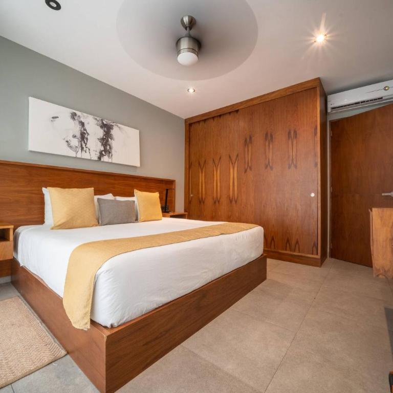 1 BR Condo with Rooftop Pool & Bar - At IT Residences - Condo Iris - One-Bedroom Apartment - 3