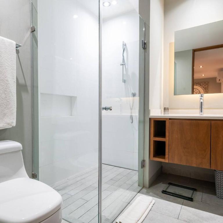 1 BR Condo with Rooftop Pool & Bar - At IT Residences - Condo Iris - One-Bedroom Apartment - 11