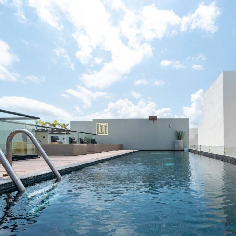 1 BR Condo with Rooftop Pool & Bar - At IT Residences - Condo Iris - One-Bedroom Apartment - 14