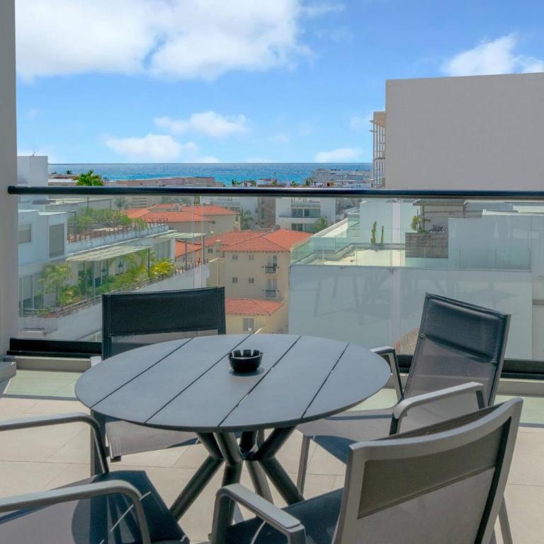 1 BR Condo with Rooftop Pool & Bar - At IT Residences - Condo Iris - One-Bedroom Apartment - 16