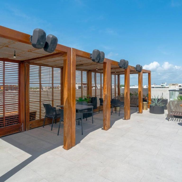 1 BR Condo with Rooftop Pool & Bar - At IT Residences - Condo Iris - One-Bedroom Apartment - 25