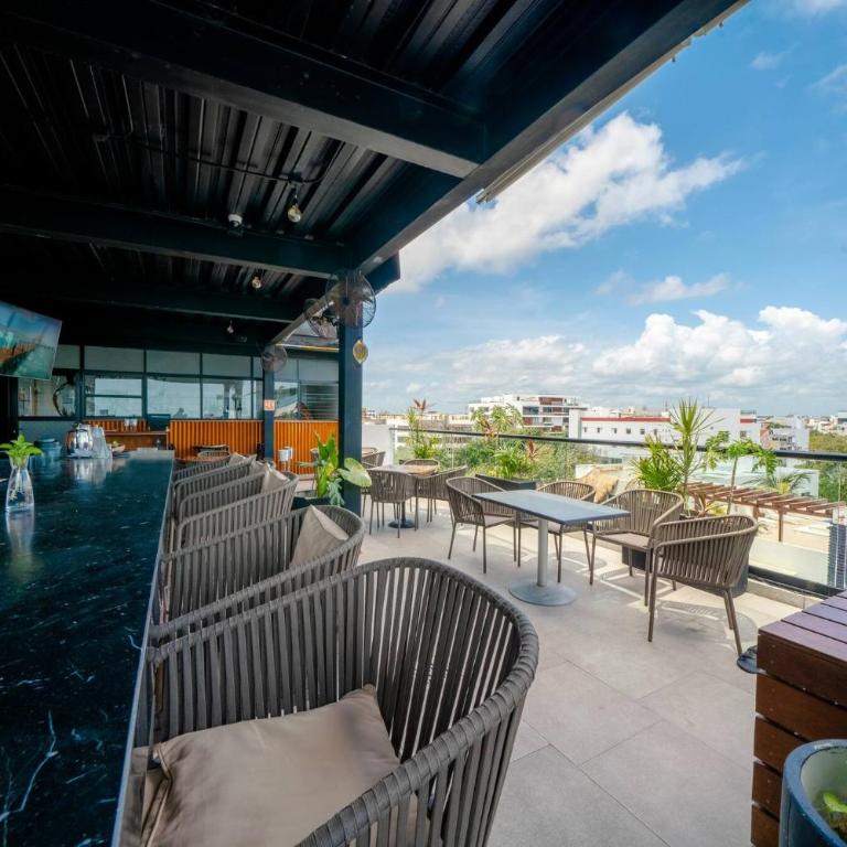 1 BR Condo with Rooftop Pool & Bar - At IT Residences - Condo Iris - One-Bedroom Apartment - 27