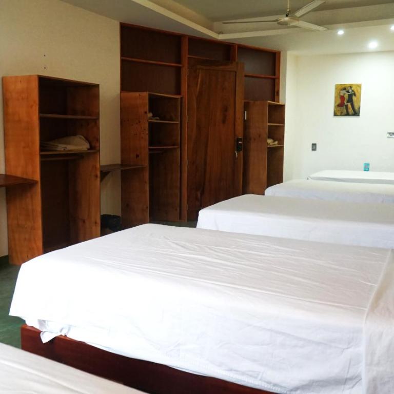 Madre Tierra Hostal - Cama individual en habitación compartida mixta - 6