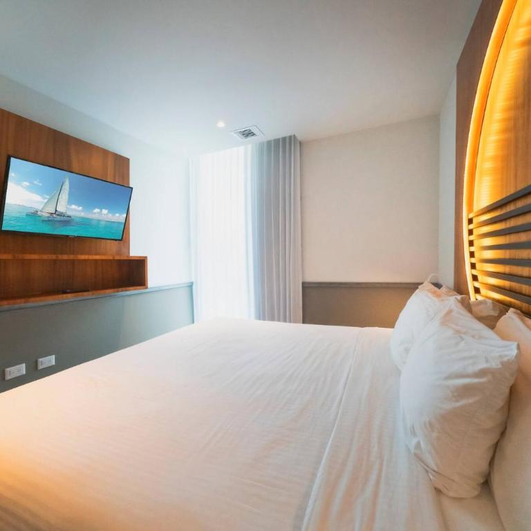 Luxury 1 Bedroom Condo with Rooftop Pool - Singular Joy Residences, Jojo - One-Bedroom Apartment - 5