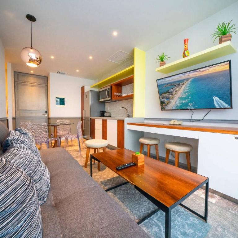 Luxury 1 Bedroom Condo with Rooftop Pool - Singular Joy Residences, Jojo - One-Bedroom Apartment - 11