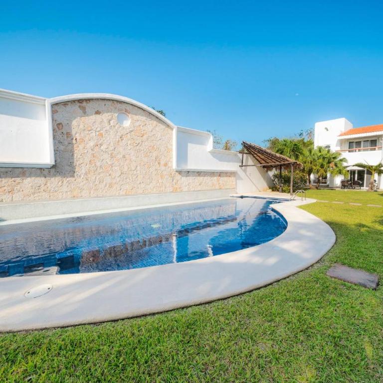 3 Bedroom Villa with Pool - At Playacar II - Mayamar G1 - Three-Bedroom Villa - 2