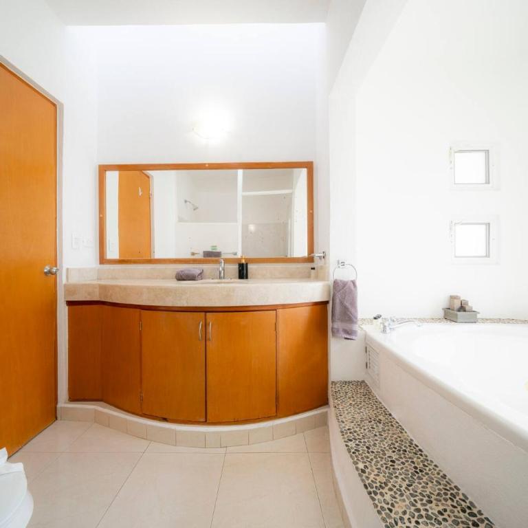 3 Bedroom Villa with Pool - At Playacar II - Mayamar G1 - Three-Bedroom Villa - 8