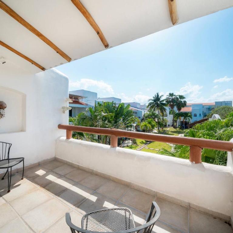 3 Bedroom Villa with Pool - At Playacar II - Mayamar G1 - Three-Bedroom Villa - 6
