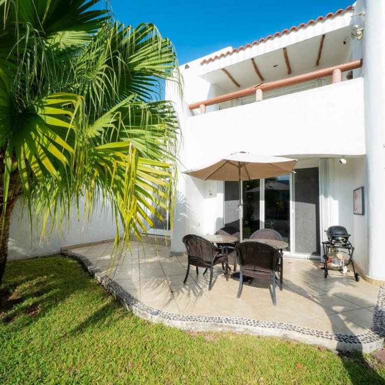 3 Bedroom Villa with Pool - At Playacar II - Mayamar G1 - Three-Bedroom Villa - 24