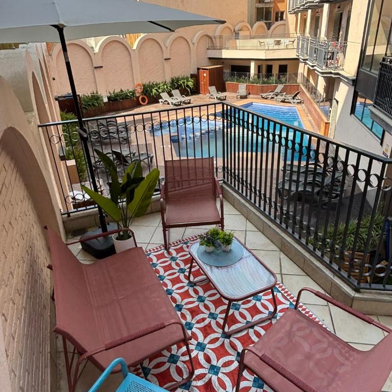 Casa Tita - Exclusivo Apartamento con Gran Terraza y Vistas a la Piscina en Lloret de Mar - Apartamento de 2 dormitorios - 3