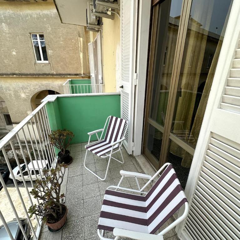 Elena's House - Three-Bedroom Apartment with Balcony - 31