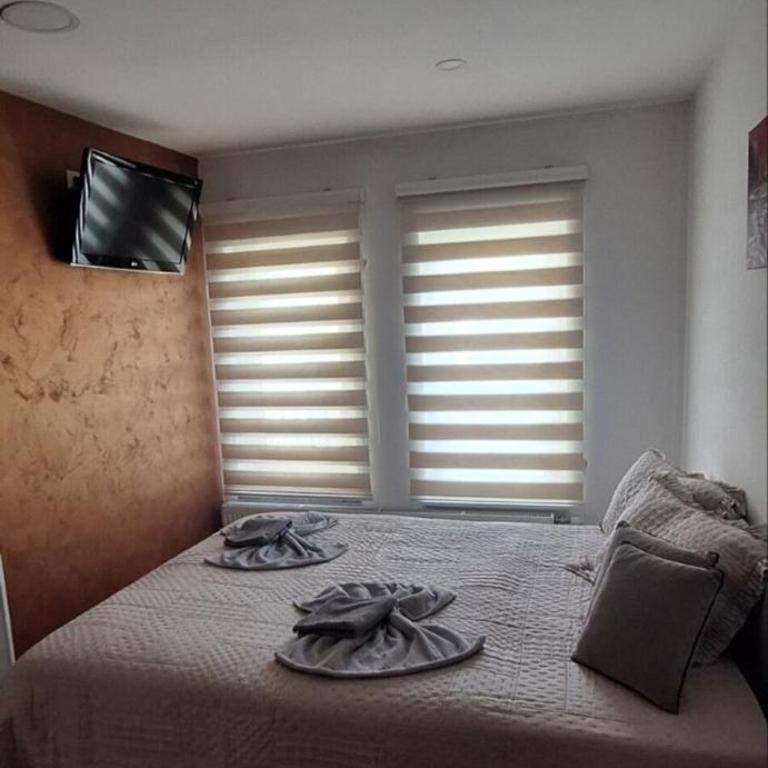 Apartman Nani - Three-Bedroom Apartment with Mountain View - 10