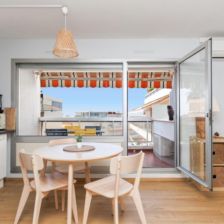LERINS Appartement rénové Idéal famille Plages de juan les Pins à 200m Tout confort & parking - Appartement 2 Chambres - 1