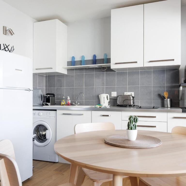 LERINS Appartement rénové Idéal famille Plages de juan les Pins à 200m Tout confort & parking - Appartement 2 Chambres - 10