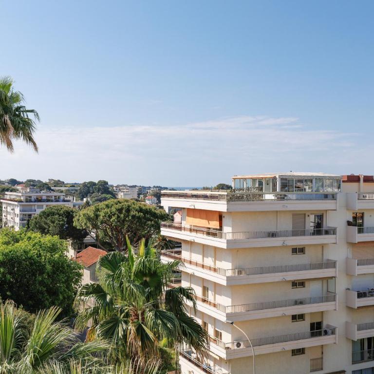 LERINS Appartement rénové Idéal famille Plages de juan les Pins à 200m Tout confort & parking - Appartement 2 Chambres - 24