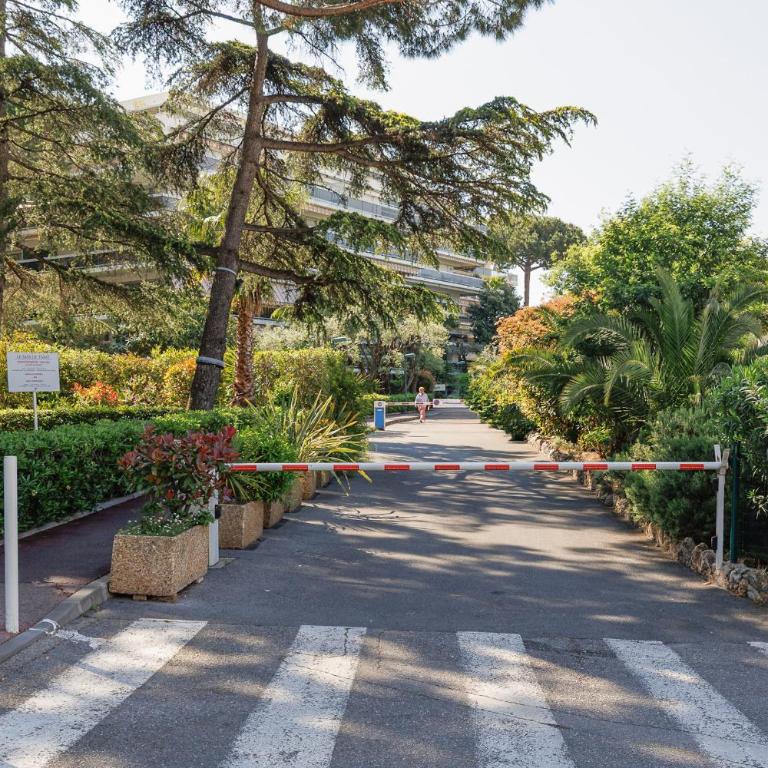 LERINS Appartement rénové Idéal famille Plages de juan les Pins à 200m Tout confort & parking - Appartement 2 Chambres - 26