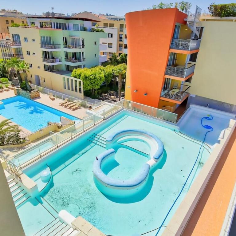 VAUBAN Superbe T2 avec Vue Port Antibes Résidence Haut de Gamme Clim Parking Privé Wi-Fi - Appartement - 30