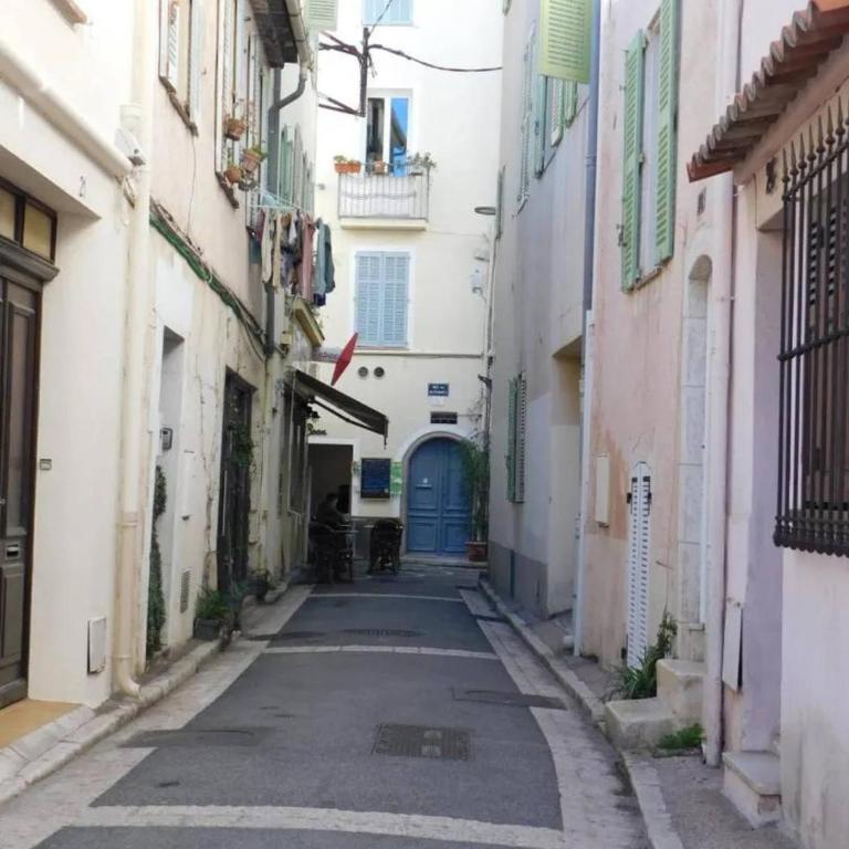 VINTAGE -Cosy nid douillet Vieil Antibes- Idéal couple - One-Bedroom Apartment - 14