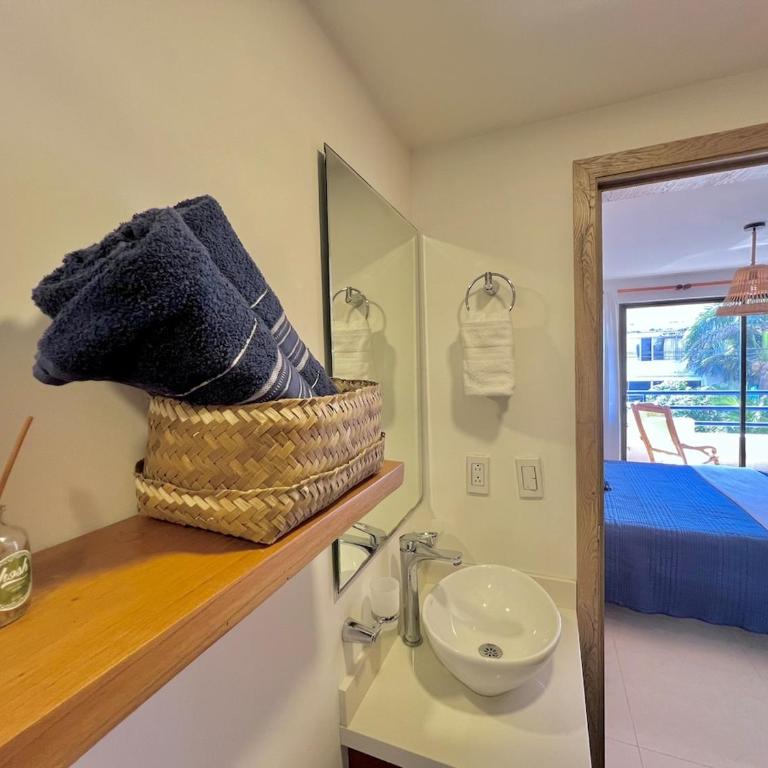 Luxury mediterranean Suite - One-Bedroom Apartment with Balcony and Sea View - 14