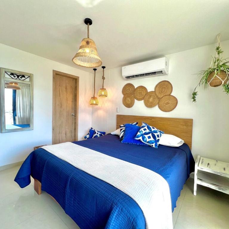 Luxury mediterranean Suite - One-Bedroom Apartment with Balcony and Sea View - 9