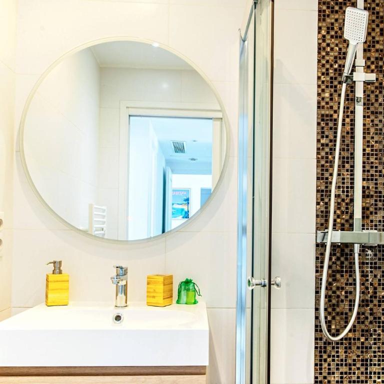 MILADY-Perle neuve, wifi, climatisée, Centre d'Antibes au calme - Appartement 2 Chambres - 18