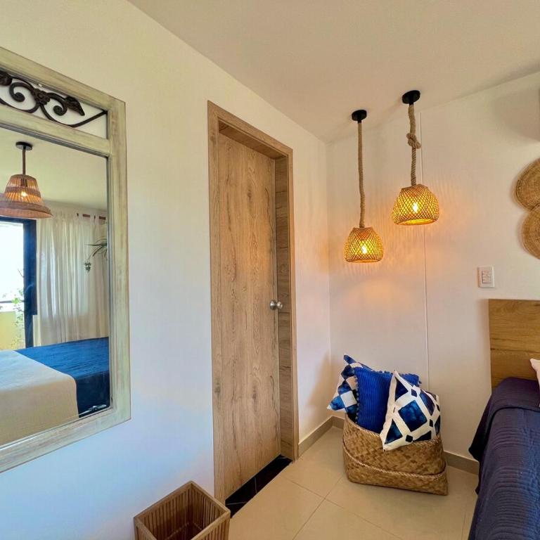 Luxury mediterranean Suite - One-Bedroom Apartment with Balcony and Sea View - 12