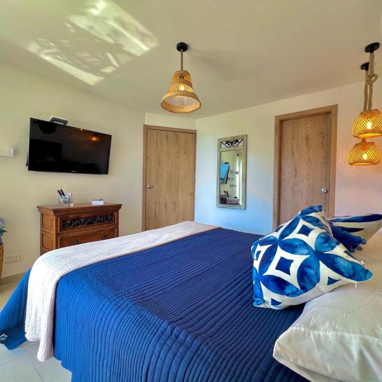 Luxury mediterranean Suite - One-Bedroom Apartment with Balcony and Sea View - 10