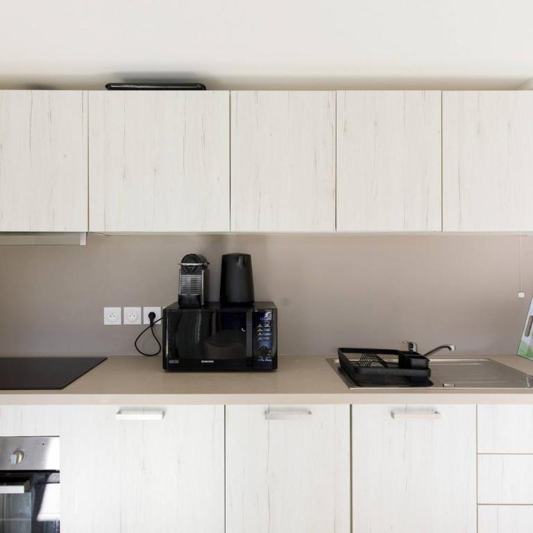 CALYPSO- Superbe perle, Vieil Antibes, wifi, climatisation - Appartement 1 Chambre - 14