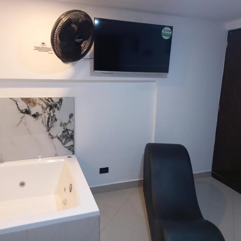 Hotel Centrica Del Palo 45 - Deluxe Suite with Spa Bath - 6