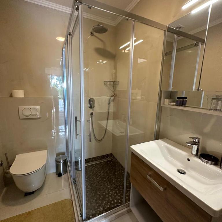 Meridian Hotel - Apartman sa Dve Spavaće Sobe, Pogledom na More i Terasom - 6