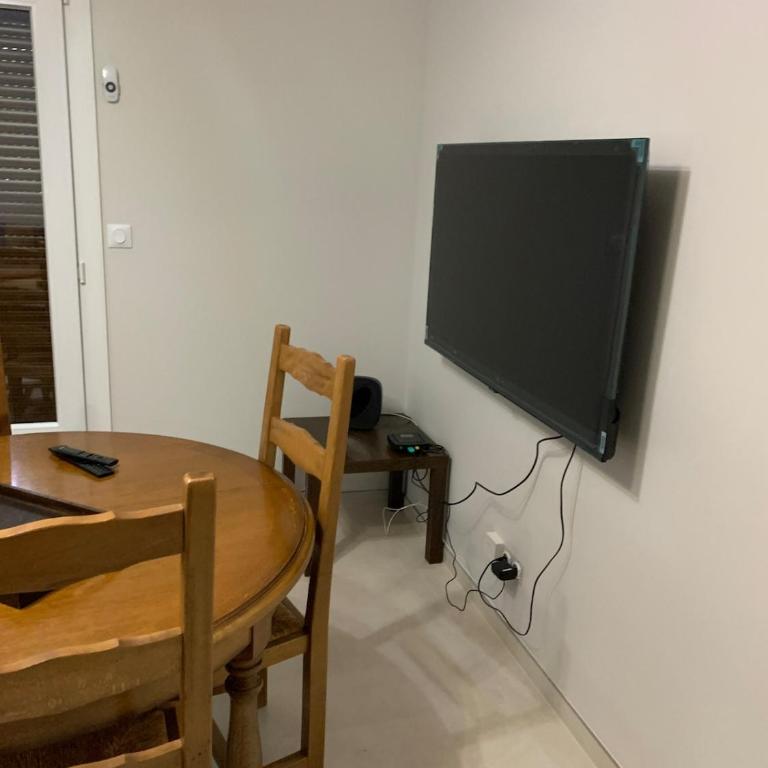 Appartement 4 pièces dans une maison au calme - Appartement 3 Chambres - 22